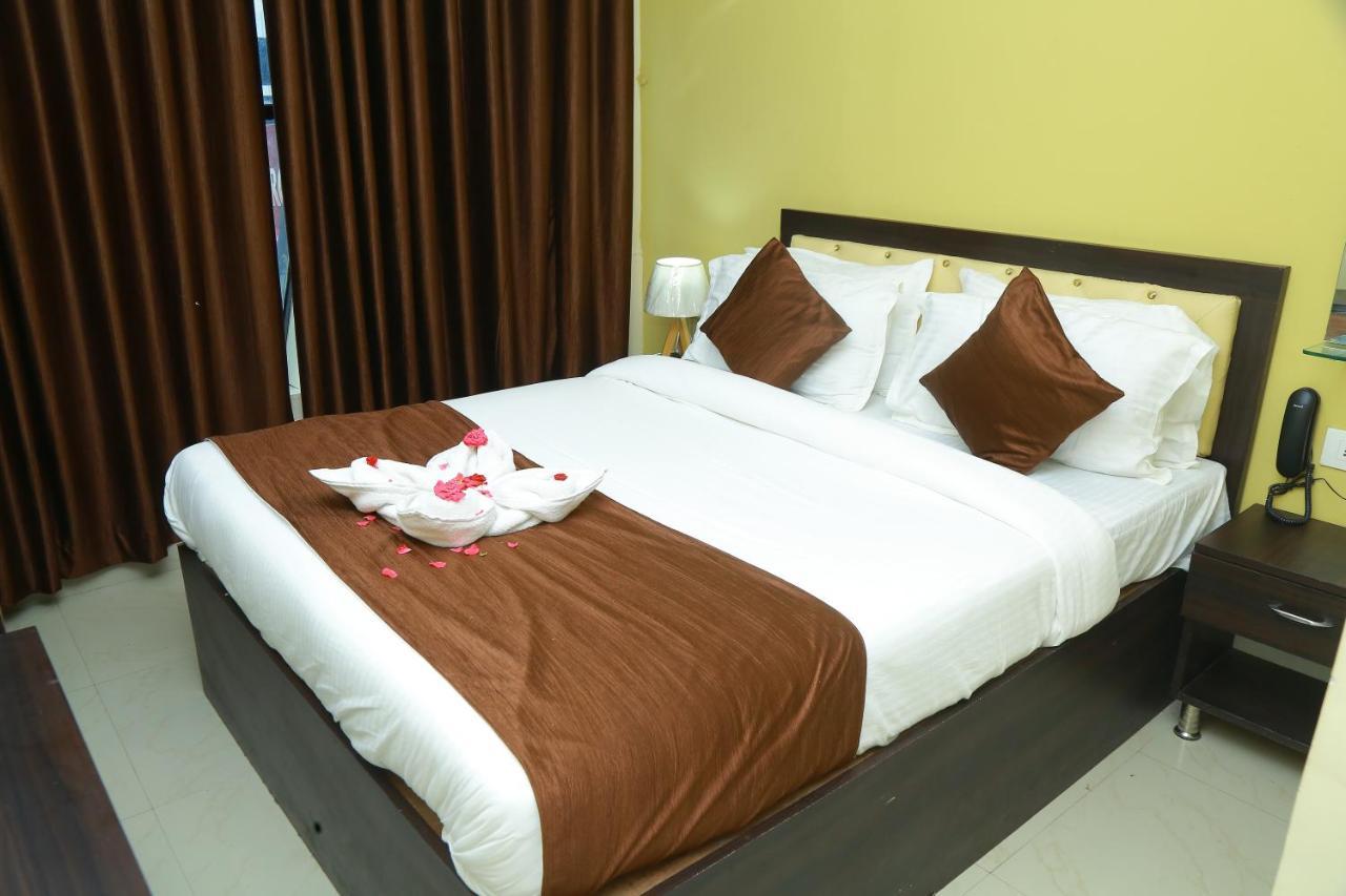 Hotel Sky Park Shamshabad Exterior photo