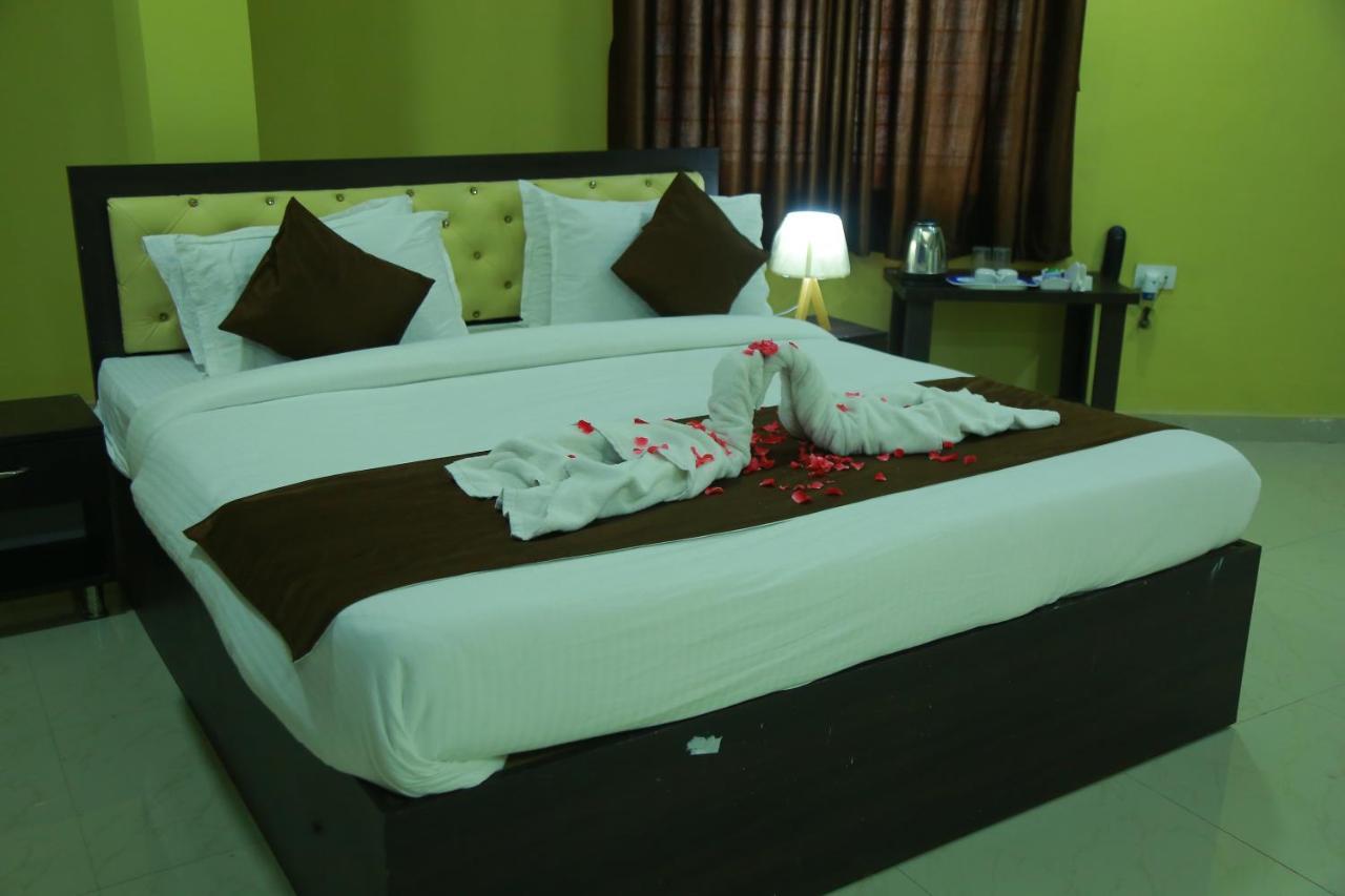 Hotel Sky Park Shamshabad Exterior photo
