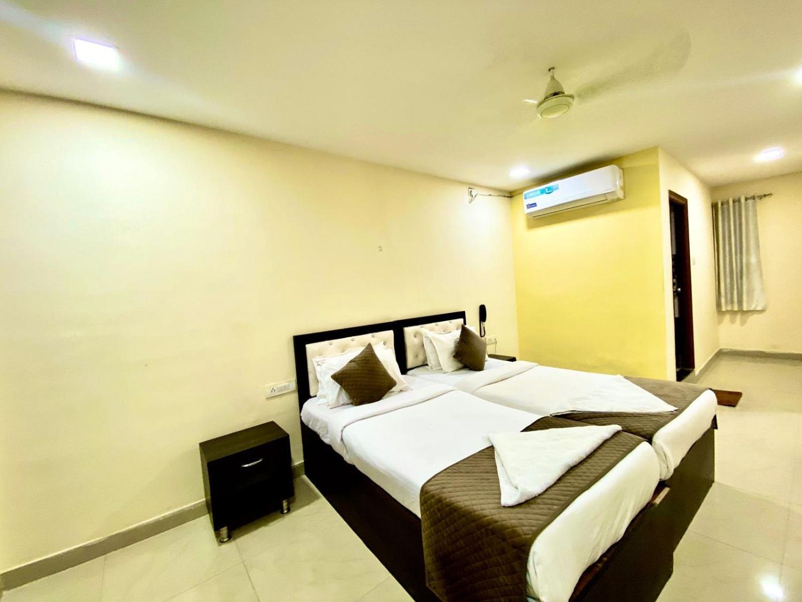 Hotel Sky Park Shamshabad Exterior photo